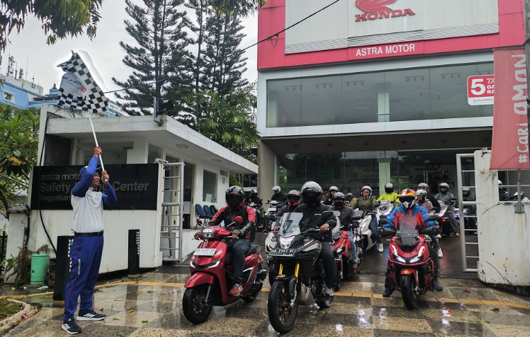 Nikmati Alam dengan Perkemahan, Bikers Honda Kumpul Bareng di Honda Bikers Motour Camp