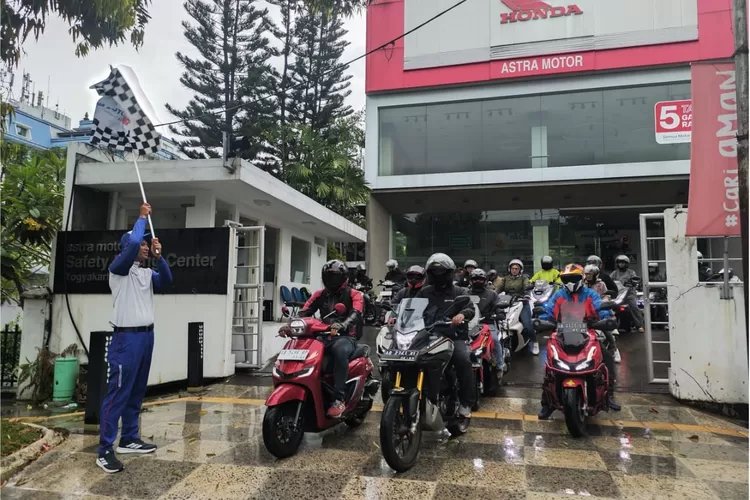 Nikmati Alam dengan Perkemahan, Bikers Honda Kumpul Bareng di Honda Bikers Motour Camp