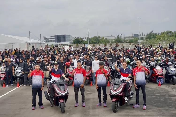 Berkah Punya PCX, 500 Bikers Honda Ditemui Pebalap MotoGP