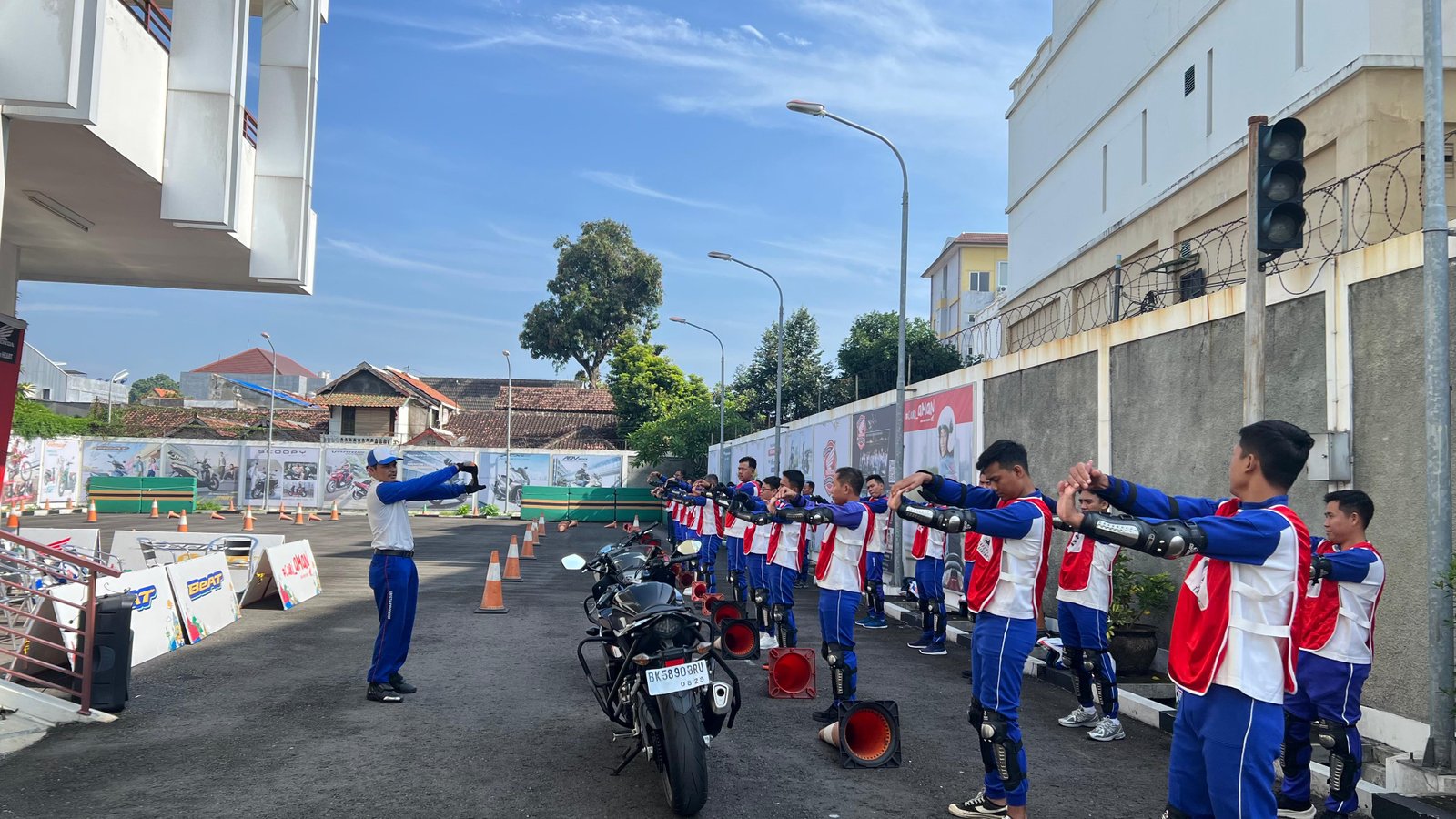 Astra Motor Yogyakarta Gelar Pelatihan Keselamatan Berkendara bagi Petugas Transportasi