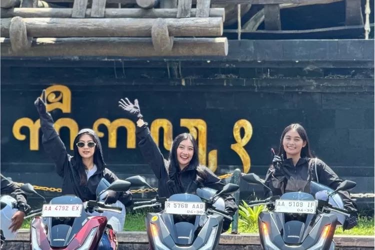 Girls Gone Ride” Riding Spesial Hari Kartini Bersama New Honda PCX160 RoadSync