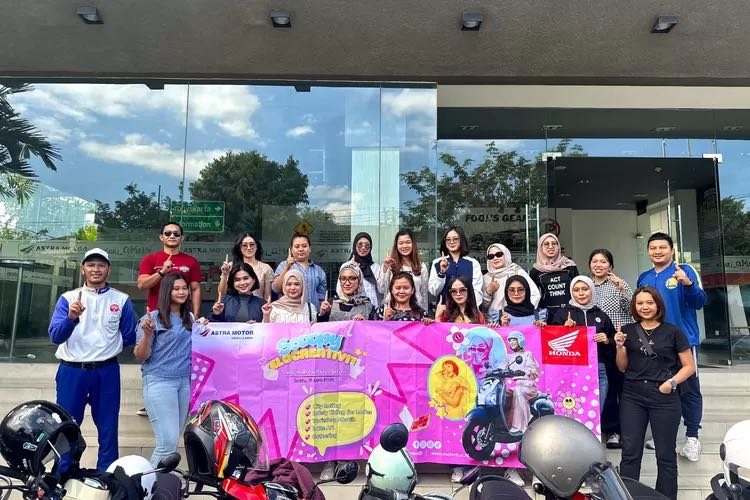 Scoopy Velocreativity X Astra Motor Yogyakarta, Ladies Bikers Honda Scoopy Yogyakarta Rayakan Hari Kartini