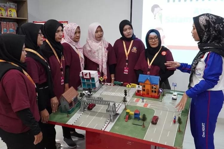 Kembangkan Budaya Keselamatan Berkendara di Safety Riding Camp 2025 Bersama Yayasan AHM