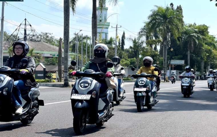 Astra Motor Yogyakarta Ajak Bikers Berkreasi Bersama Perajin Gerabah di Magelang