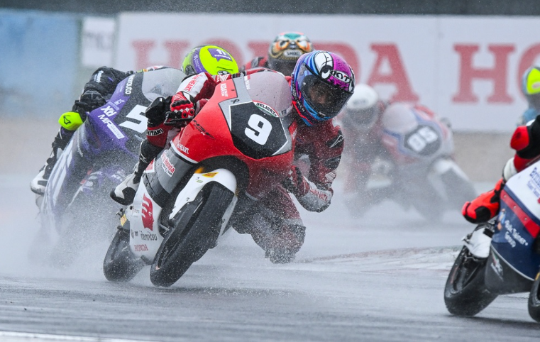 Kembali Cetak Sejarah, Pebalap Binaan Astra Honda Juara di ETC Prancis