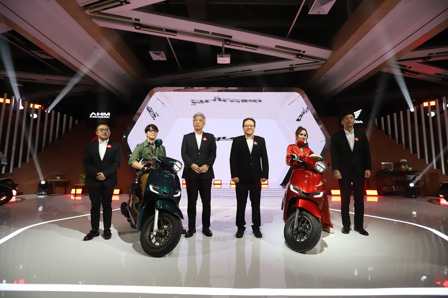 Siap Jadi Pusat Perhatian, AHM Hadirkan Skutik Premium Fashionable New Honda Stylo 160