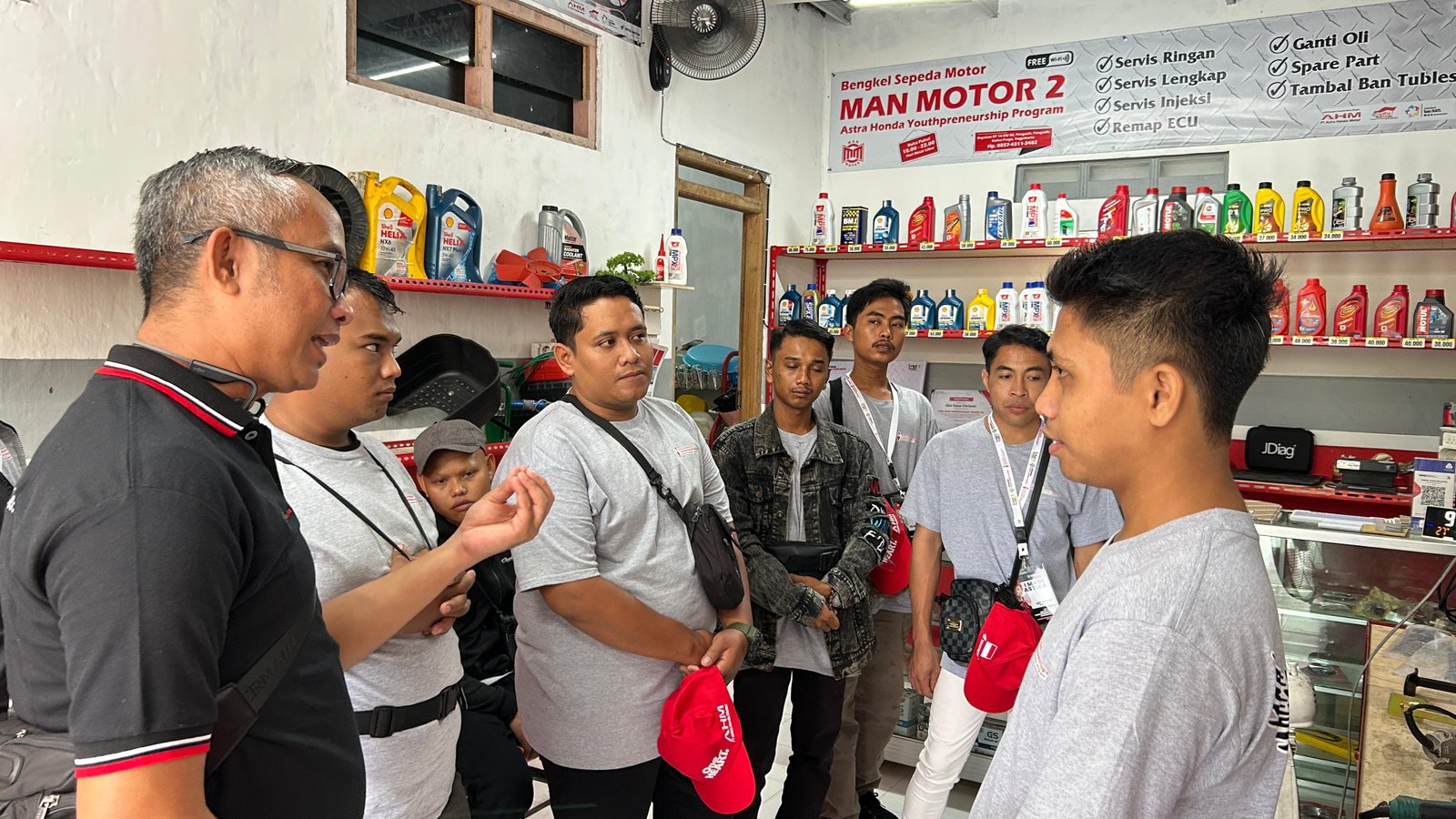 Dorong Ekonomi dan Lapangan Kerja Baru, Yayasan AHM Latih Puluhan UMKM Bengkel Sepeda Motor