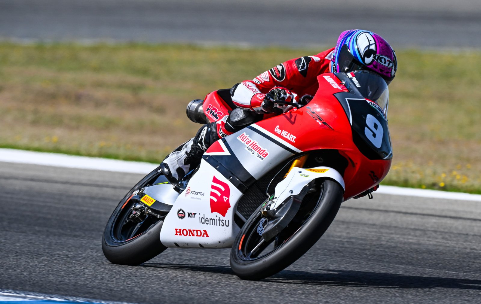 Kembali Cetak Sejarah, Pebalap Binaan Astra Honda Juara di ETC Prancis