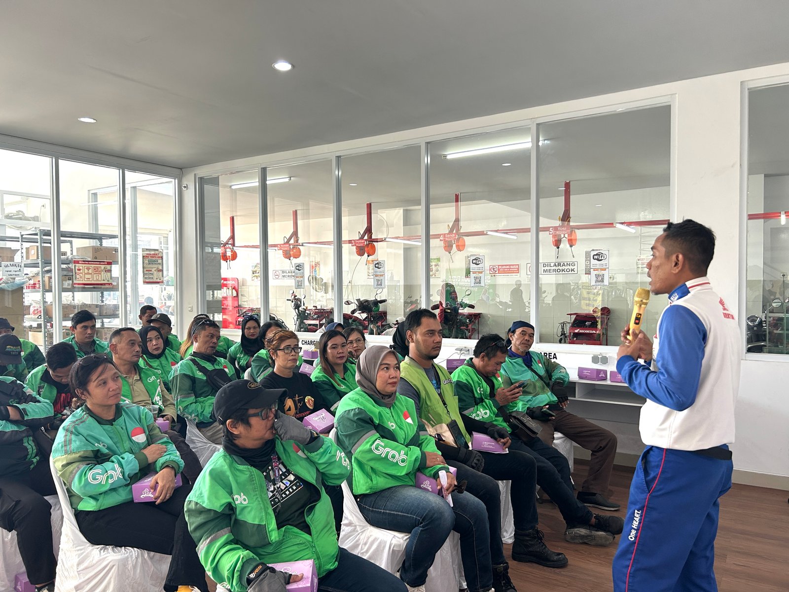 Astra Motor Bersama Jaringan Dealer Perkuat Edukasi dan Tips Berkendara Aman untuk Driver Ojek Online