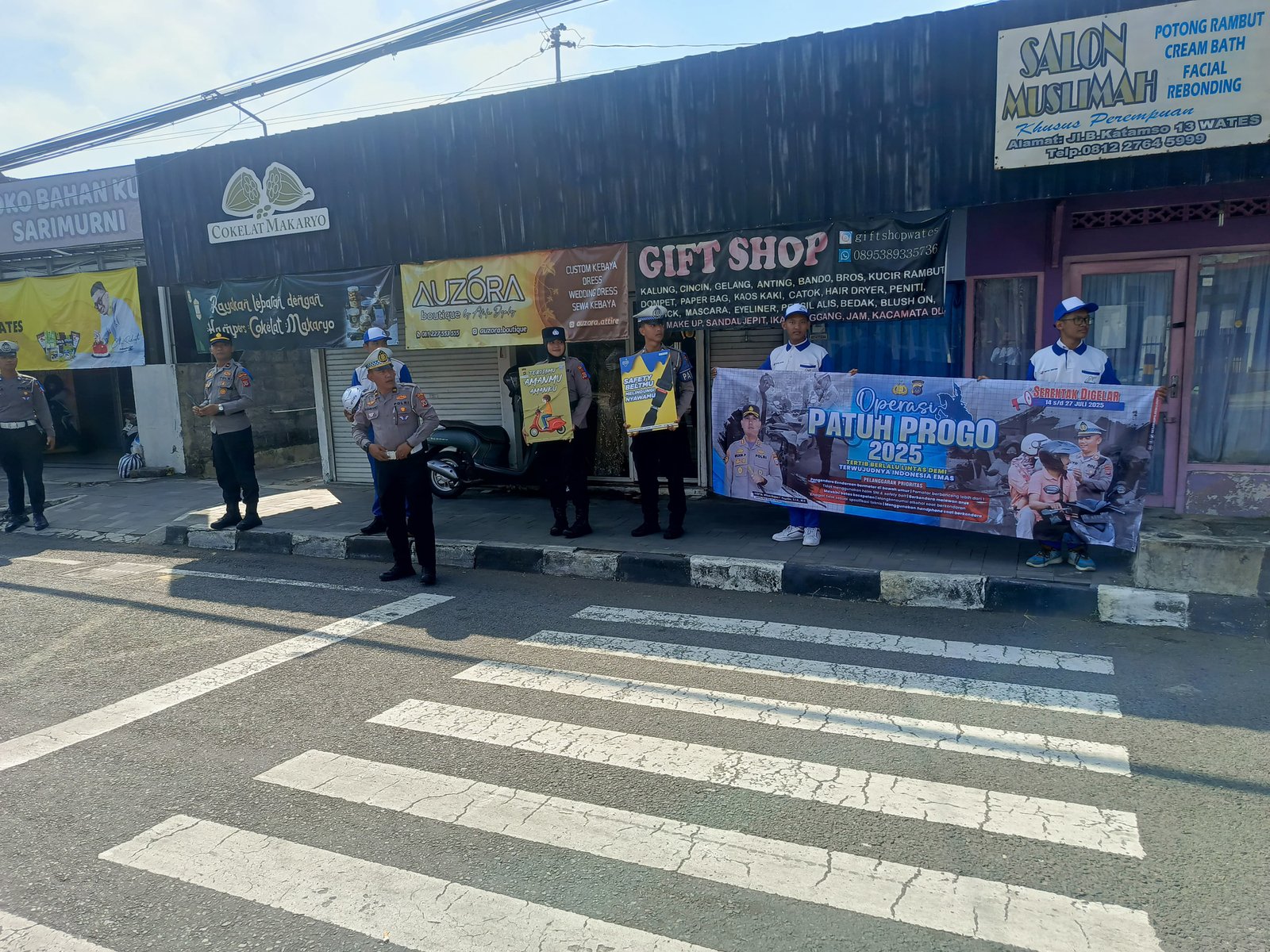 Sinergi untuk Keselamatan, Astra Motor Yogyakarta dan Polres Kulon Progo Bagikan Helm Gratis