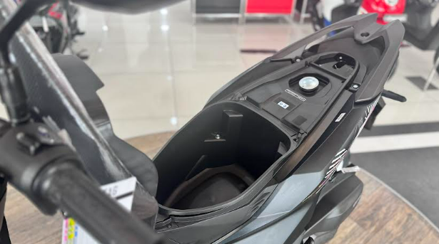 Penyimpanan Barang Di Dalam Bagasi Sepeda Motor