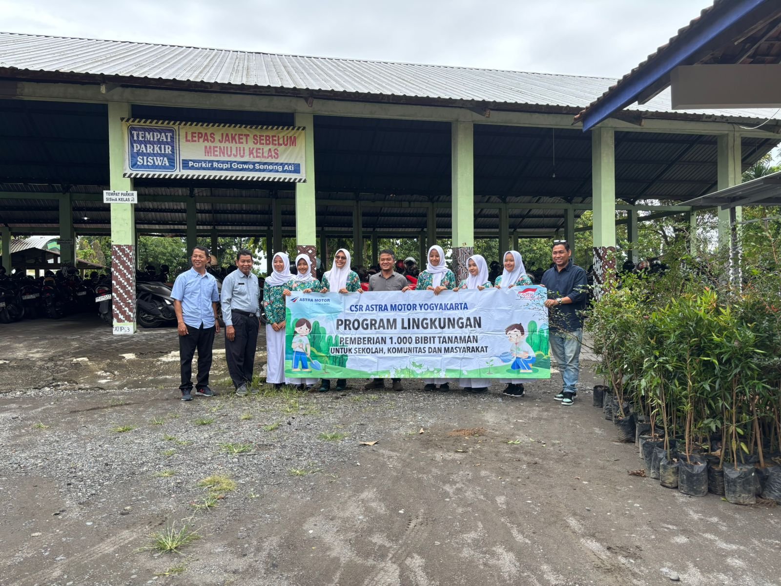 Perkuat Komitmen, Astra Motor Yogyakarta Salurkan 1.000 Bibit Tanaman